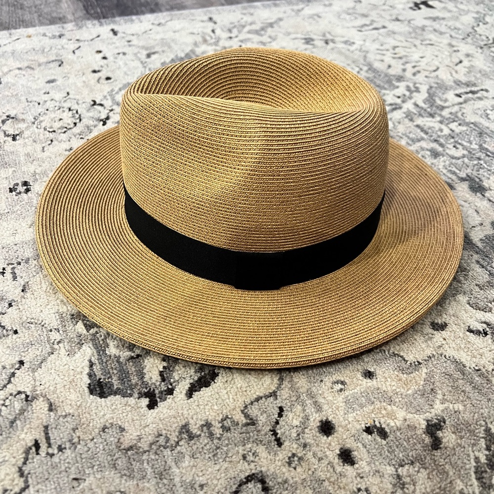 Women’s wide brim hat